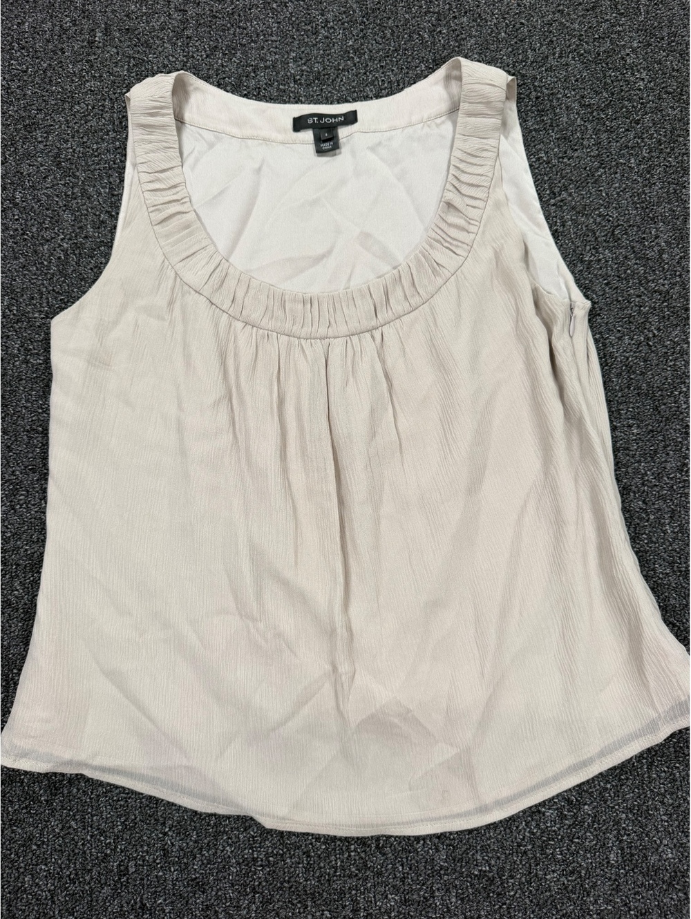 St. John Beige Sleeveless Scoop Neck Tank Top Size 6